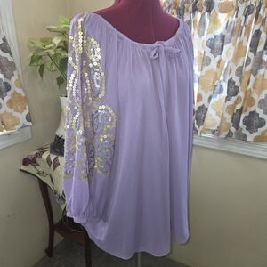 NWT Hot in Hollywood Lavender Blouse with Gold Sequins. Size 1X. QQCP